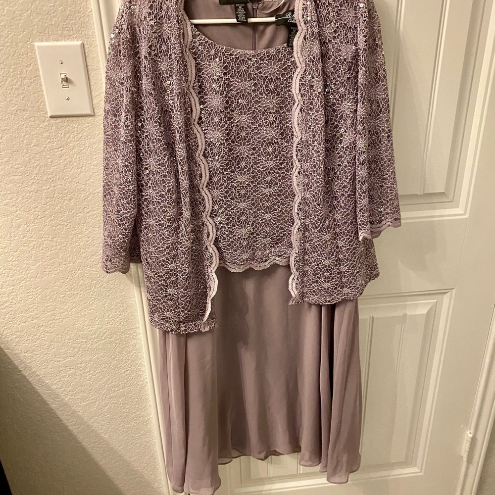 Mother/grandmother of the bride light lavender dress. Perfect condition